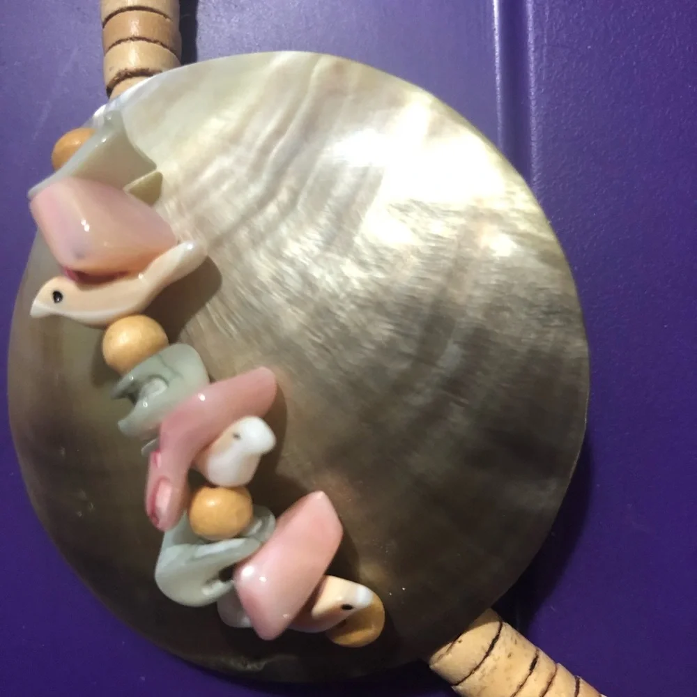 Hawaii dreams vintage shell necklace pretty statement piece